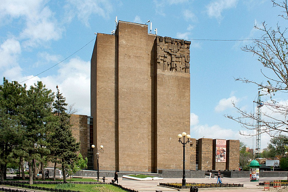 Скандальный капремонт Донской государственной публичной библиотеки (ДГПБ) остановлен