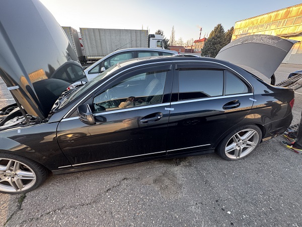 Ростовские таможенники передали МЧС России конфискованный «Мерседес»