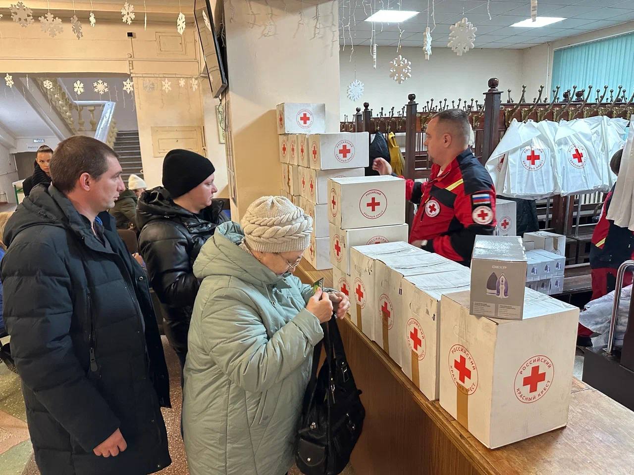 В Таганроге собрали гуманитарную помощь для семей, пострадавших из-за атаки БПЛА