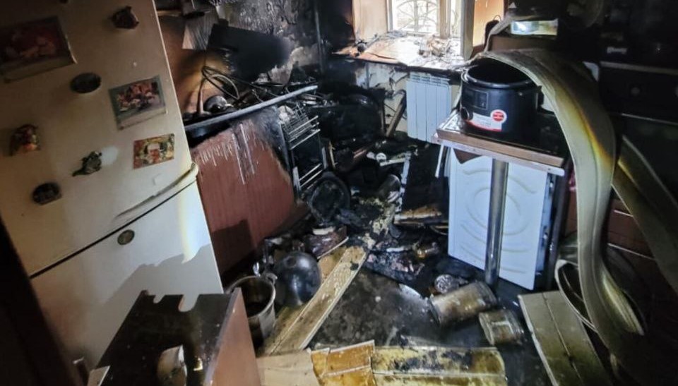 В Ростове 15 человек эвакуировали из пятиэтажки из-за пожара в пер. Днепровский