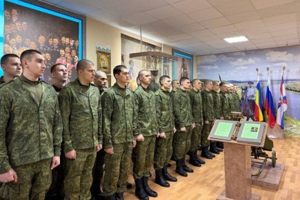 25 донских призывников отправились на службу в Президентский полк комендатуры Московского Кремля