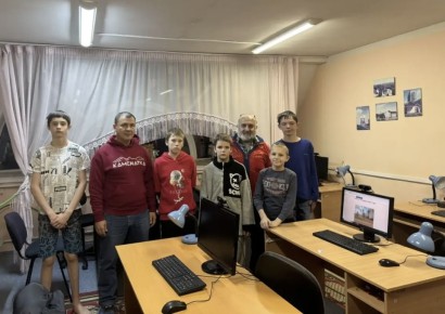 Сергей Рожков помог модернизировать компьютерный класс Большелогского центра помощи детям