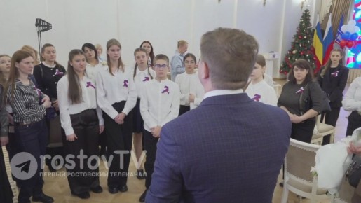 15 школьников получили сегодня паспорта в администрации Ростова