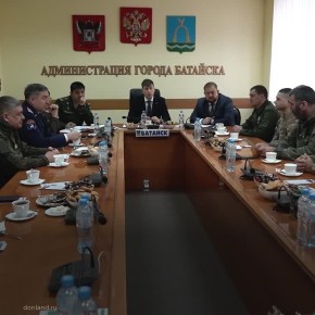 Вопросы социального обеспечения военнослужащих и ветеранов СВО обсудили на встрече в Батайске