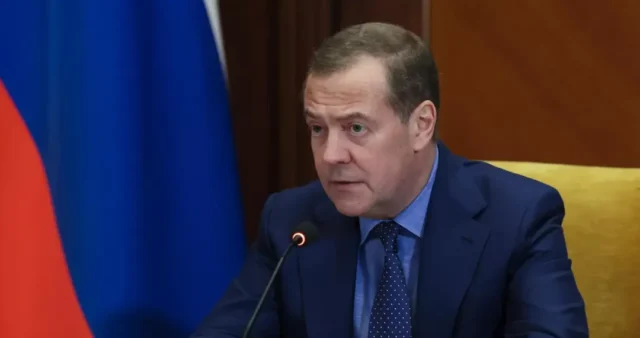 Саммит Евросоюза похож на «воровской сходняк» – Медведев