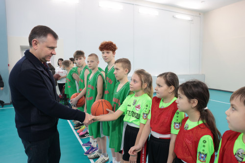 Юрий Слюсарь посетил спортивную школу «Спарта»