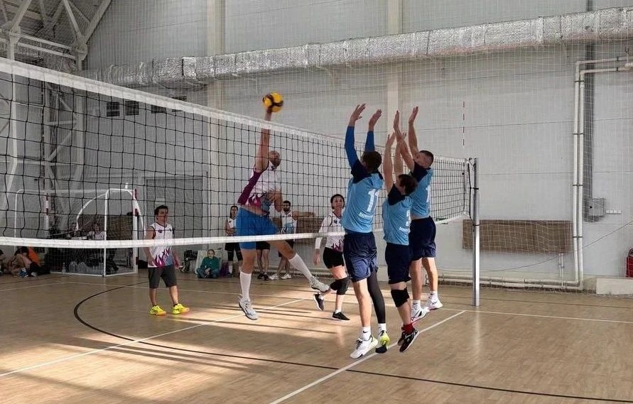Ростовские волейболисты завершили год новым турниром