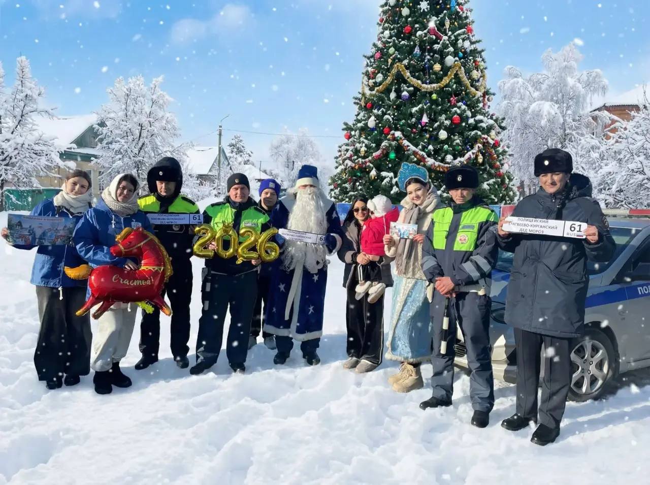 31 декабря в посёлке Матвеев Курган инспекторы ДПС провели необычный новогодний рейд для безопасности и праздничного настроения
