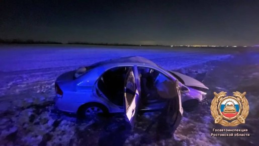 В Азовском районе в ДТП с опрокидыванием пострадали два человека