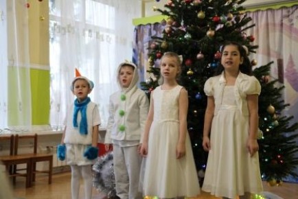 В Ростове-на-Дону руководитель следственного управления поздравил с Новым годом ребят из подшефного детского учреждения