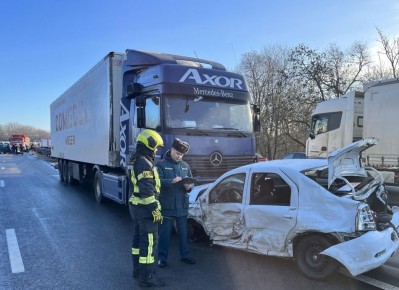 Движение по трассе М-4 "Дон" в Ростовской области затруднено после ДТП