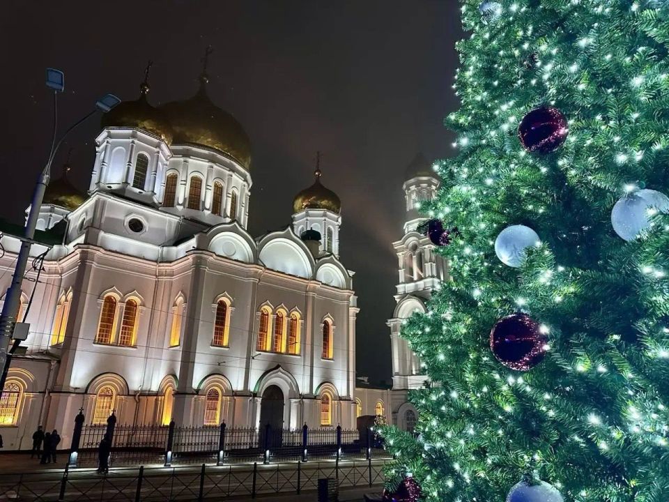 Юрий Слюсарь: В этот светлый праздничный вечер разделил со всеми православными жителями области главную Рождественскую службу в нашем Кафедральном соборе