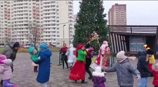В парках Ростова организовали рождественские колядки
