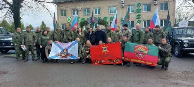 Жители Приангарья передали бойцам СВО автомобили "Нива", рации и генераторы