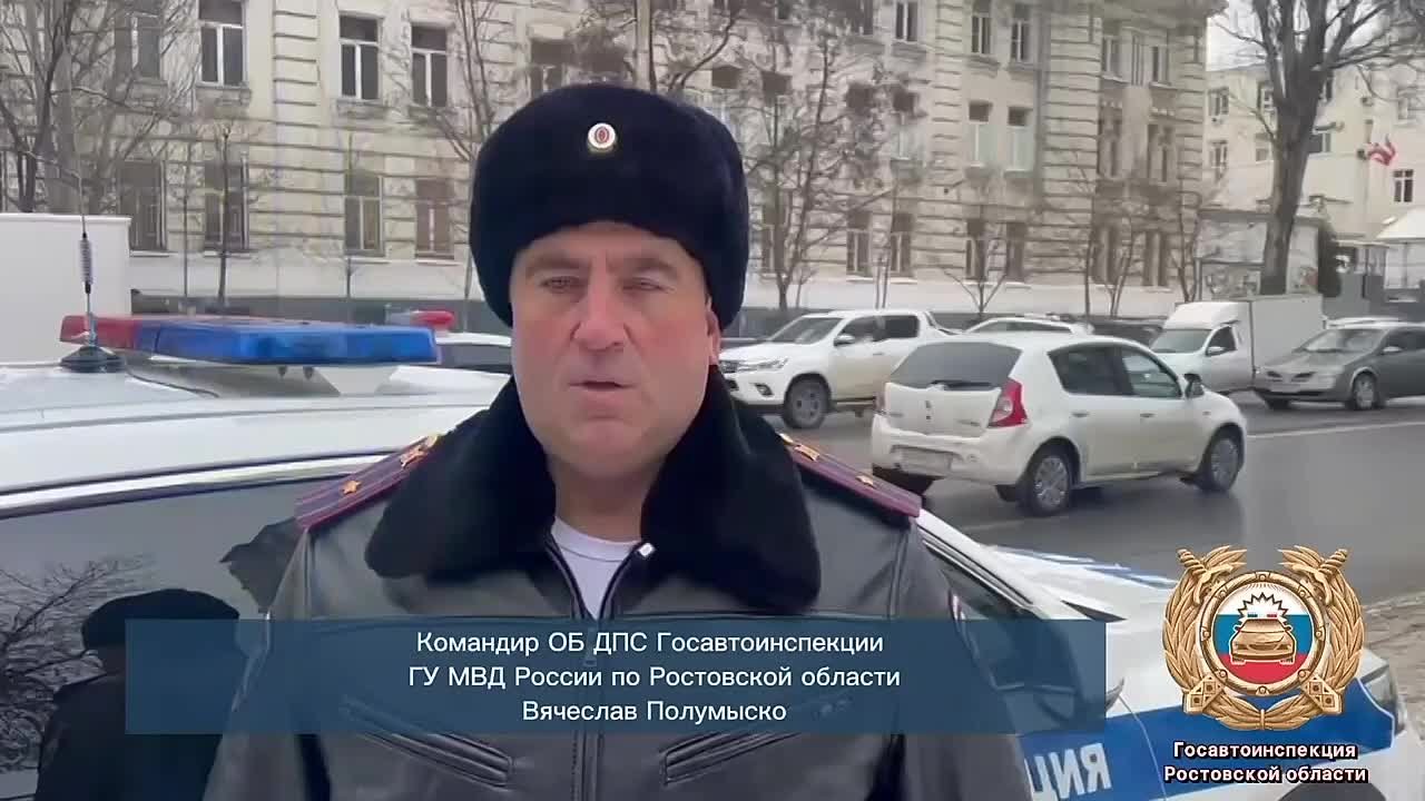 В центре Ростова женщину отбросило под колёса автобуса, она погибла