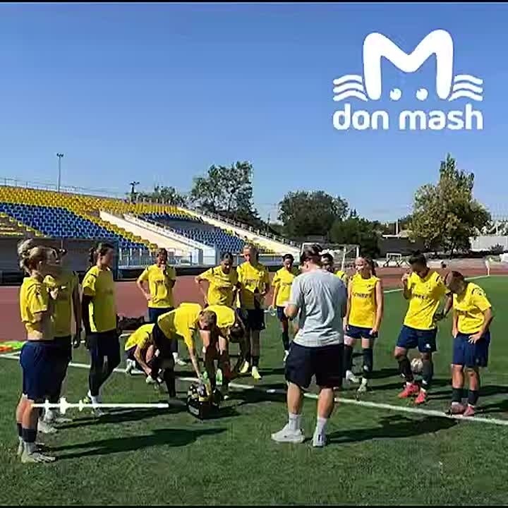 Семь игроков ушли из женского ФК "Ростов" после скандала с тренером