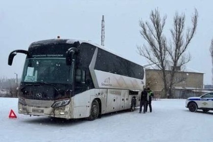 На зимней трассе в Ростовской области сломался рейсовый автобус с 29 пассажирами