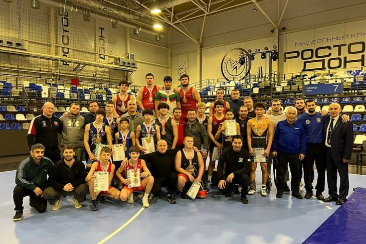 11 медалей завоевала юношеская сборная Крыма на первенстве ЮФО по греко-римской борьбе