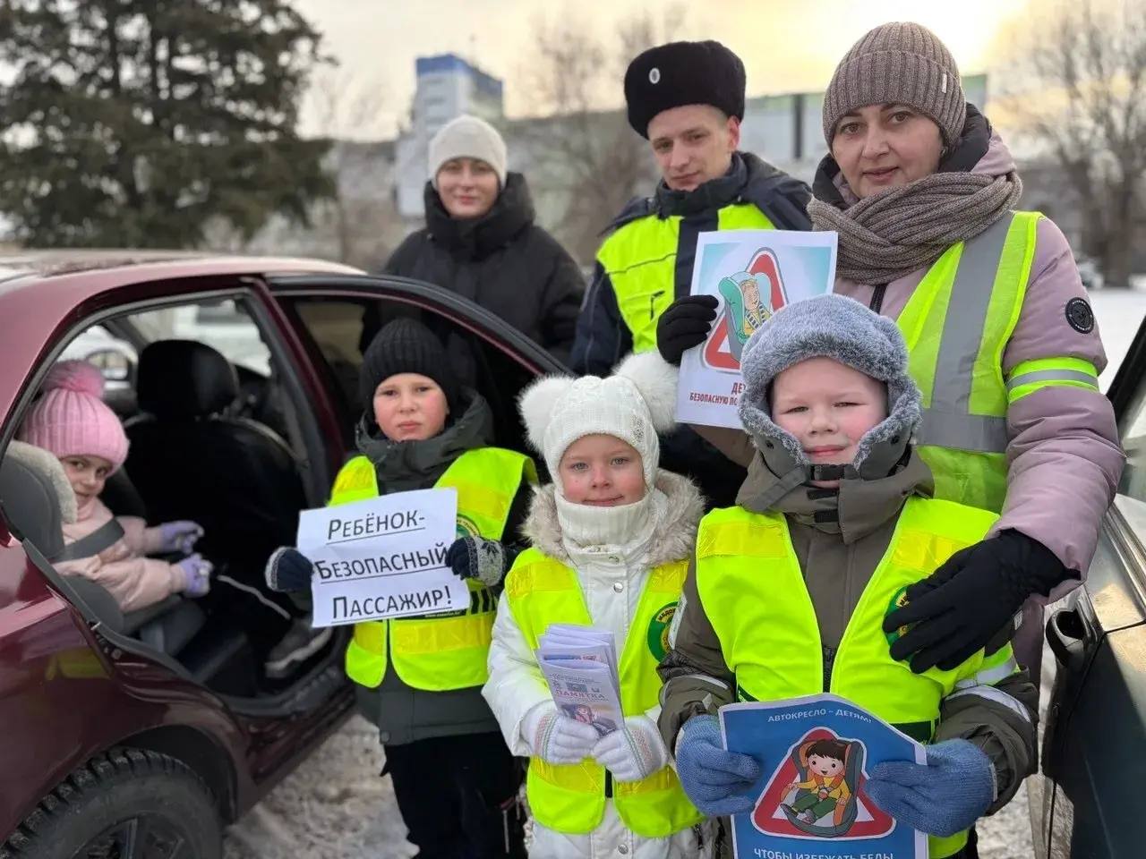 Сотрудники отделения Госавтоинспекции Тарасовского района провели мероприятие в рамках широкомасштабной акции «Зима. Дети. Безопасность»