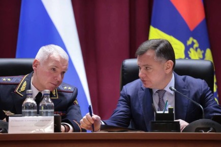 Юрий Слюсарь: Сегодня вместе с Александром Речицким, начальником ГУ МВД по области, подвели итоги работы правоохранительных органов в минувшем году