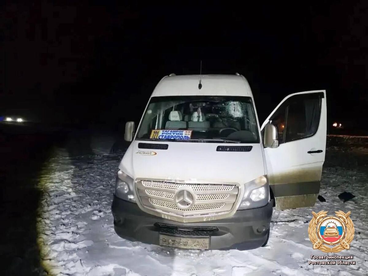 В Ростовской области кусок льда пробил стекло автобуса, водитель погиб