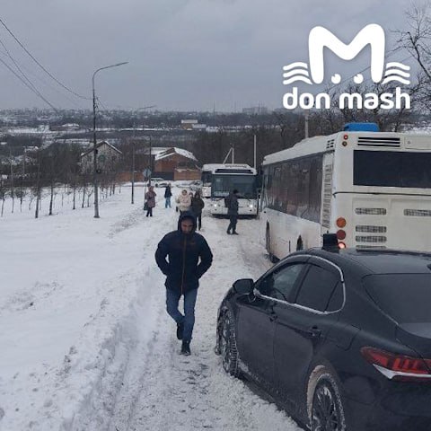 По всей видимости, коммунальщики забыли и про Суворовский