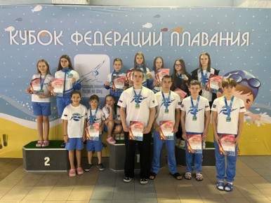 «День плавания на спине»: победа Батайска