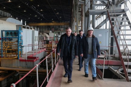 Юрий Слюсарь поручил проработать механизм обнуления оплаты за недопоставку тепла