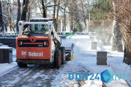 Куда жаловаться: ростовчанам рассказали, кто должен убирать снег во дворах и внутриквартальных проездах