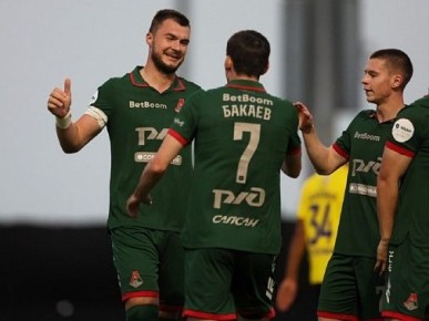 От «аварии» спас Комличенко. Московский «Локомотив» сыграл вничью с «Ростовом» на сборах в Арабских Эмиратах.