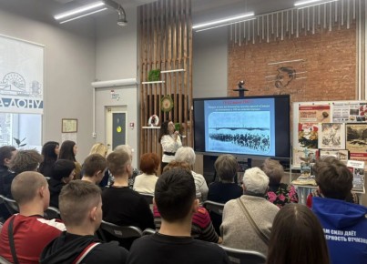 В библиотеке им. М. Горького состоялся Урок памяти «Блокадный метроном»