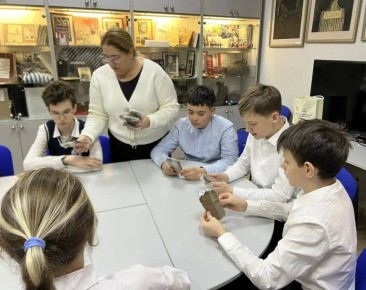 В школах города прошли памятные мероприятия