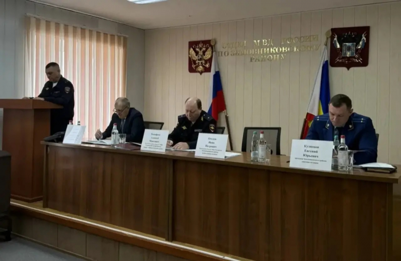 Замначальника ГУ МВД России по Ростовской области подвел итоги оперативно-служебной деятельности в нескольких районах региона