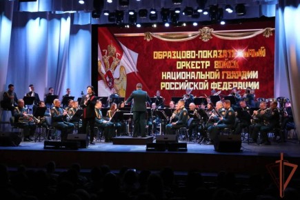 Образцово-показательный оркестр Росгвардии выступил с концертами в Ростовской области в преддверии 10-летия ведомства