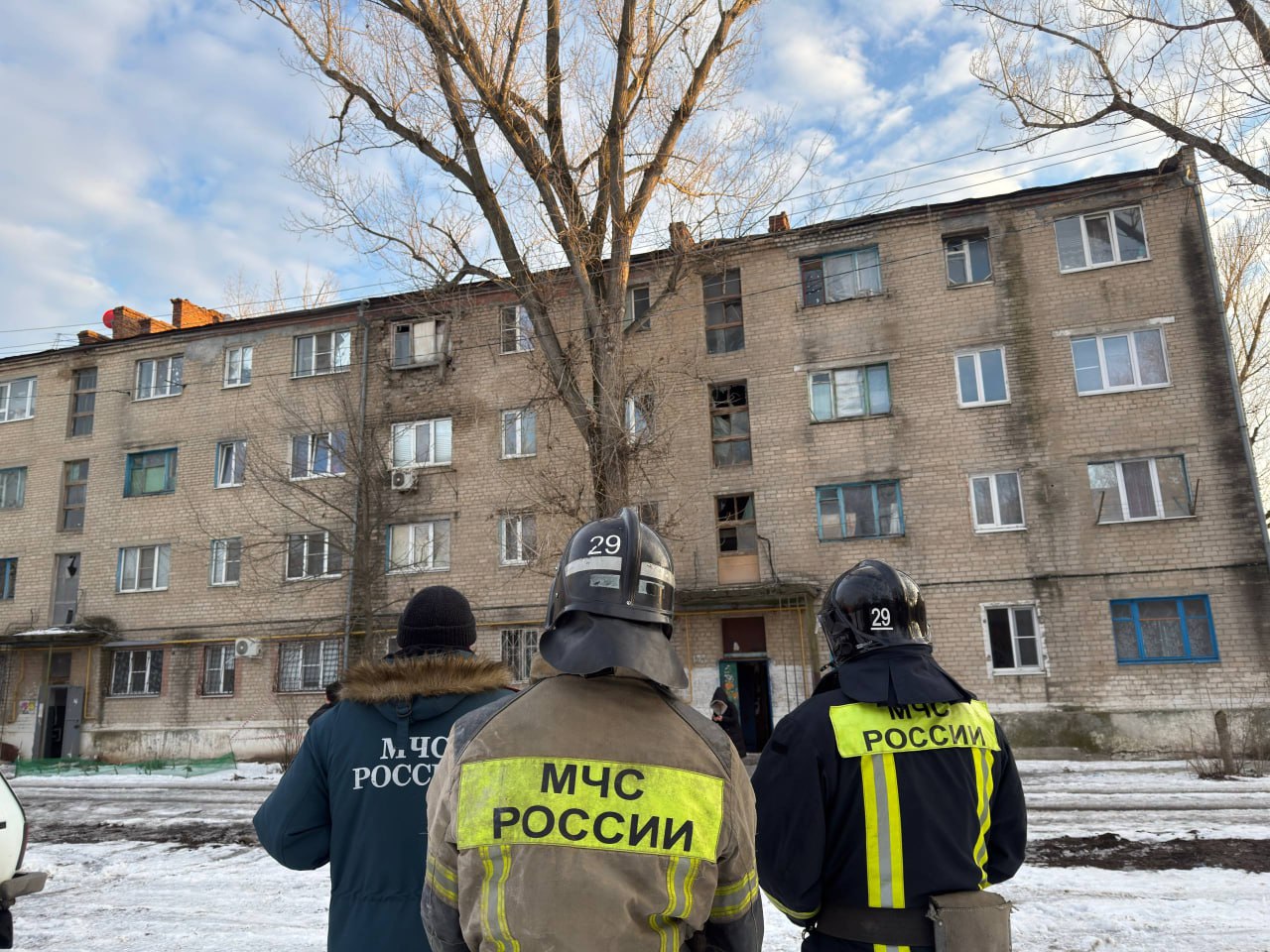 Кровля аварийного дома обрушилась в Новочеркасске