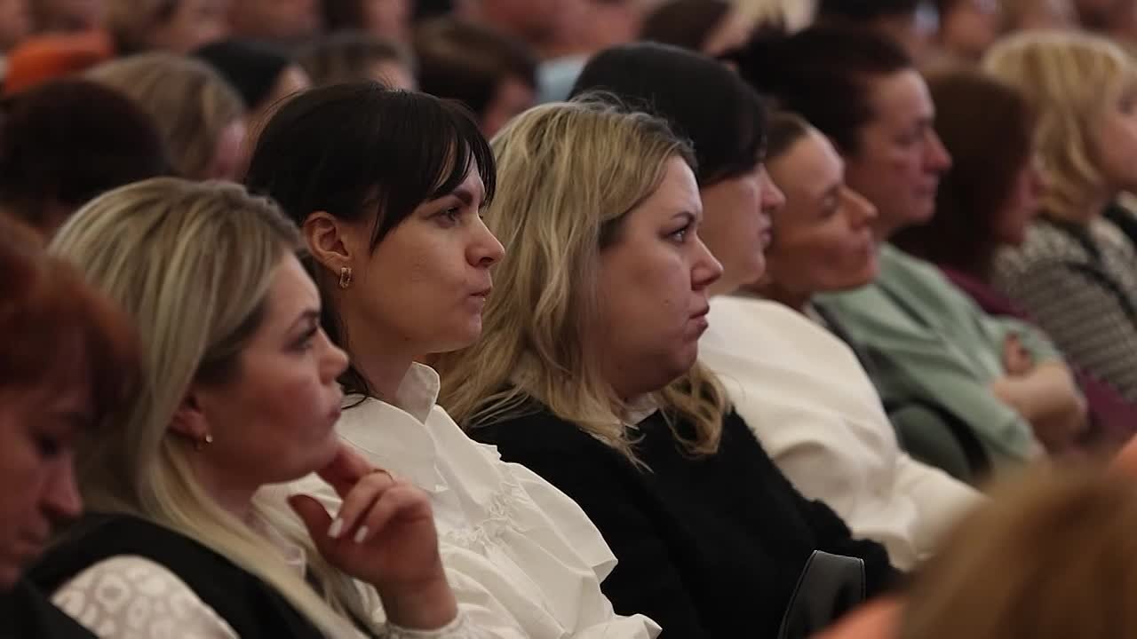 Юрий Слюсарь: Пять детских садов и 12 школ открылось в Ростовской области за счет различных источников финансирования, программ и нацпроектов, а также средств инвесторов