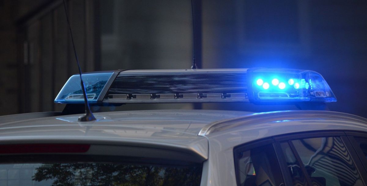 В Азове водитель привлечен к ответственности за езду по тротуару