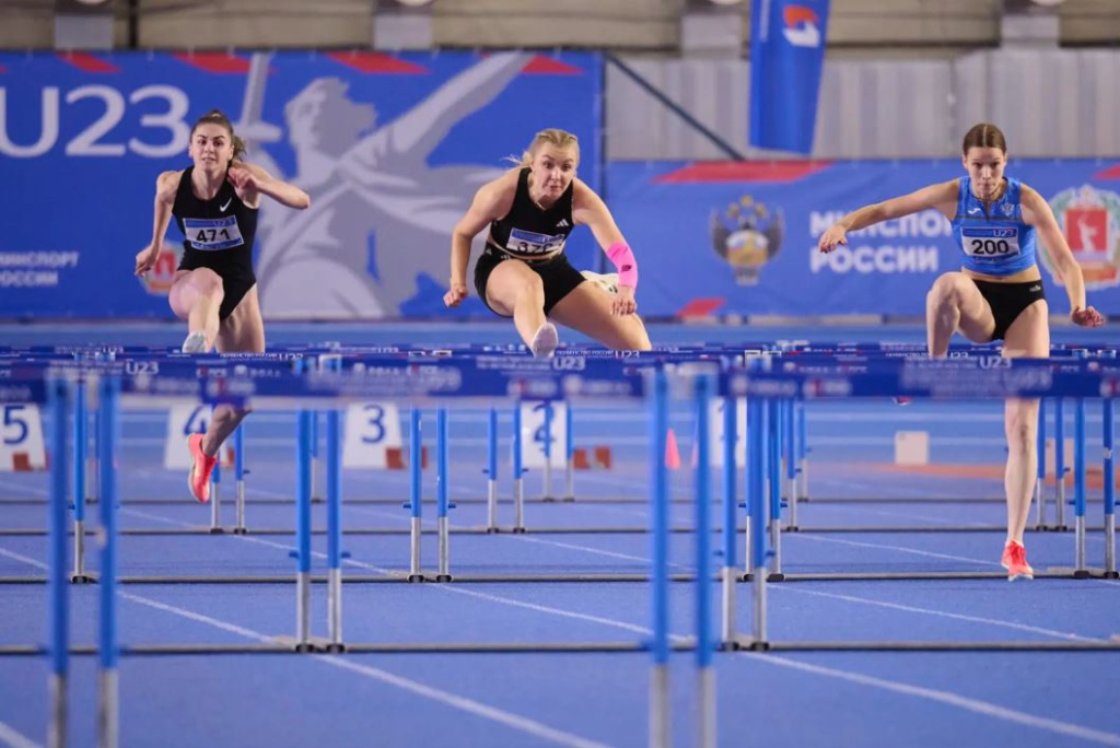 Ростовская легкоатлетка завоевала в спринте две медали