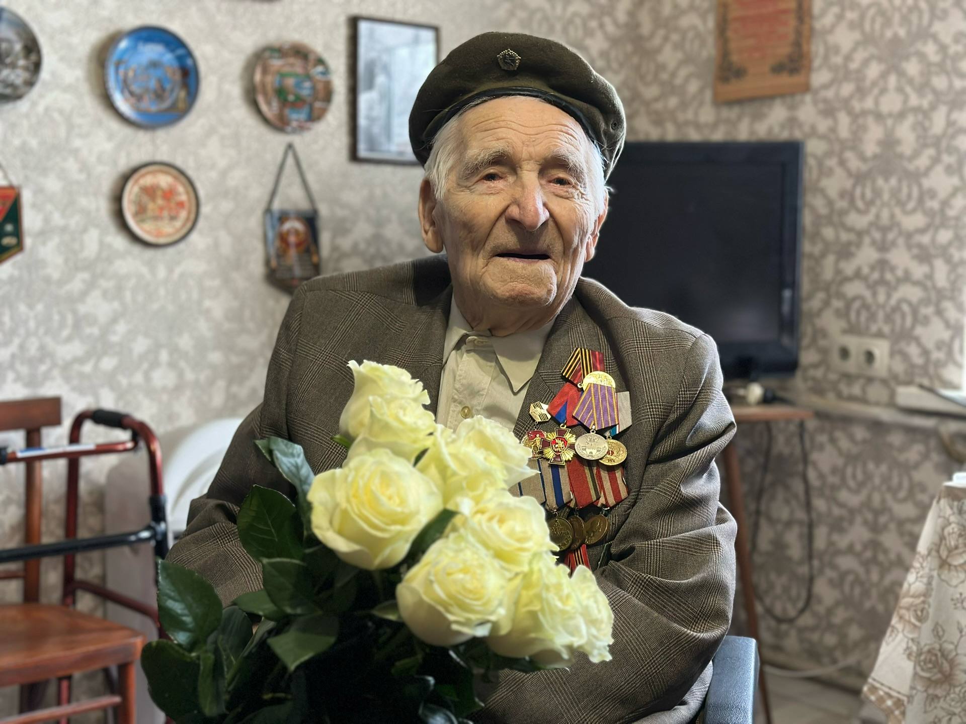 Сегодня свой вековой юбилей отмечает почётный гражданин Новочеркасска и ветеран Великой Отечественной войны — Фёдор Иванович Рыбальченко