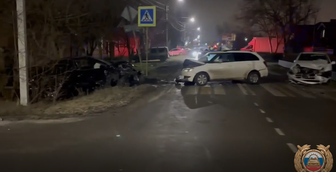 В Батайске в ДТП пострадали восемь человек