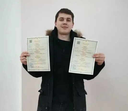 «Королевская двойня»: в отделе ЗАГС Таганрога зарегистрировали третью пару двойняшек