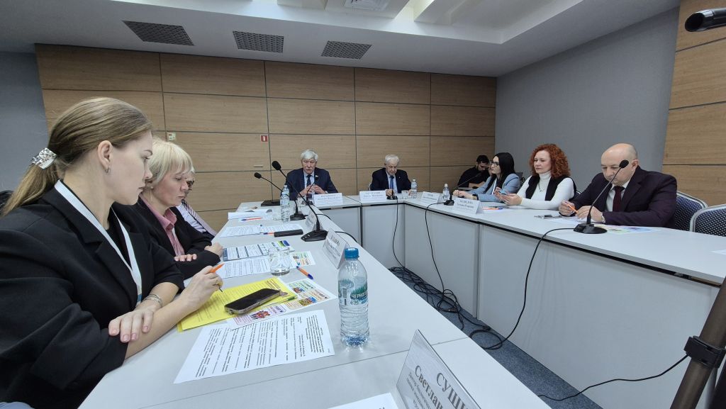 Вячеслав Василенко: «Без применения современных научных разработок в сельхозпроизводстве сегодня работать нельзя»