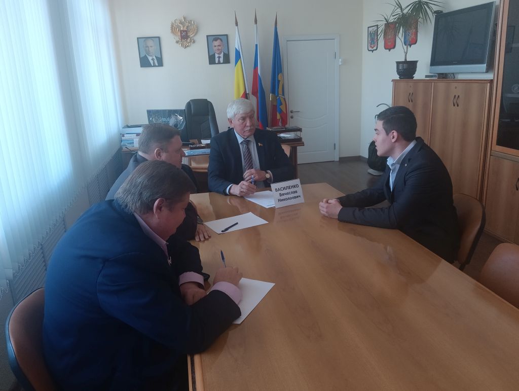 Вячеслав Василенко провел прием граждан в Миллеровском районе