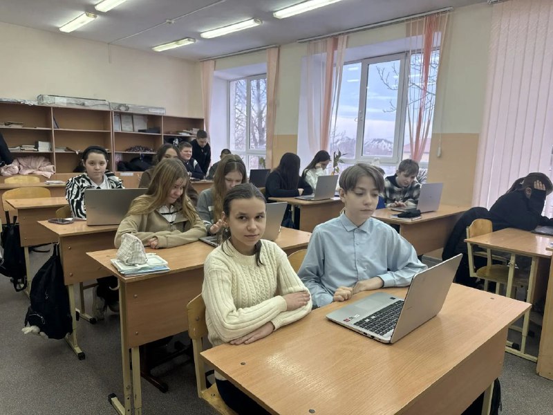 Дмитрий Суворов помог обновить технику в учебном заведении города Шахты