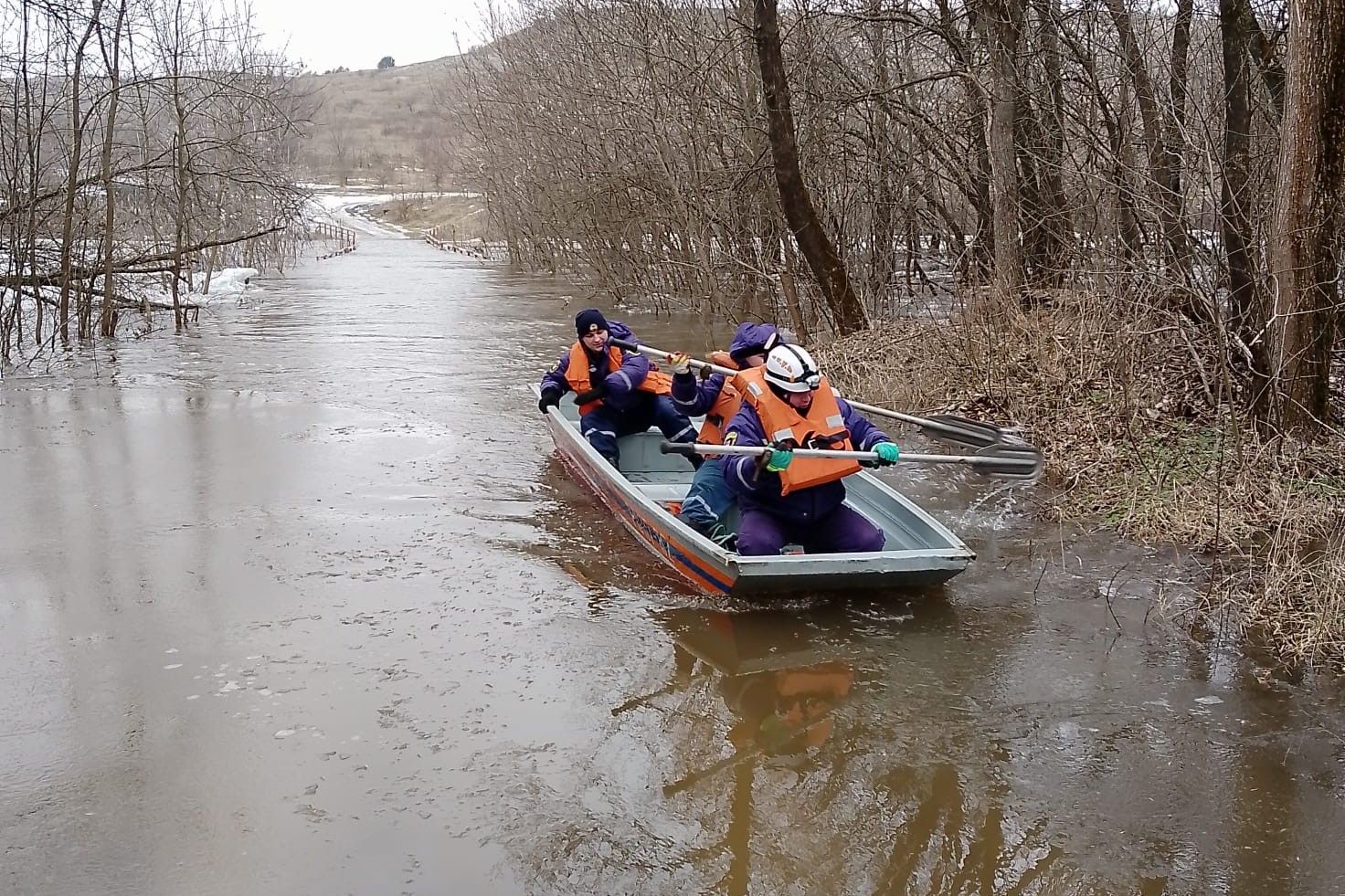 Резких подъемов уровня воды на малых реках, связанных со снеготаянием, в Ростовской области не ожидается