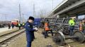 Под Ростовом с рельсов сошел тепловоз и два груженых вагона