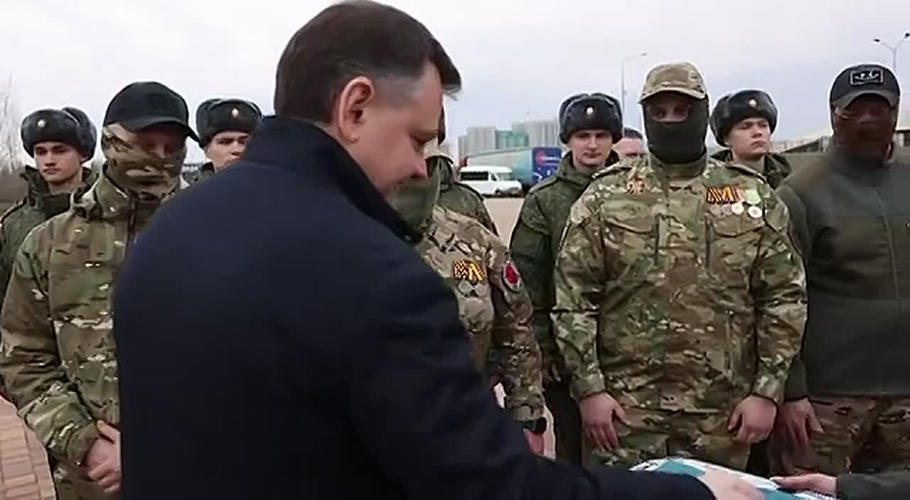 Юрий Слюсарь: Сегодня передали бойцам бригады управления добровольческого корпуса «Великий князь Владимир» необходимую спецтехнику