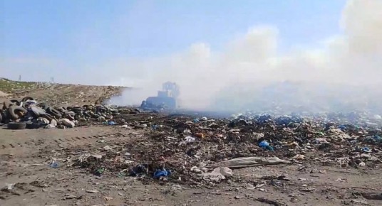 В районе станицы Багаевская загорелся мусорный полигон