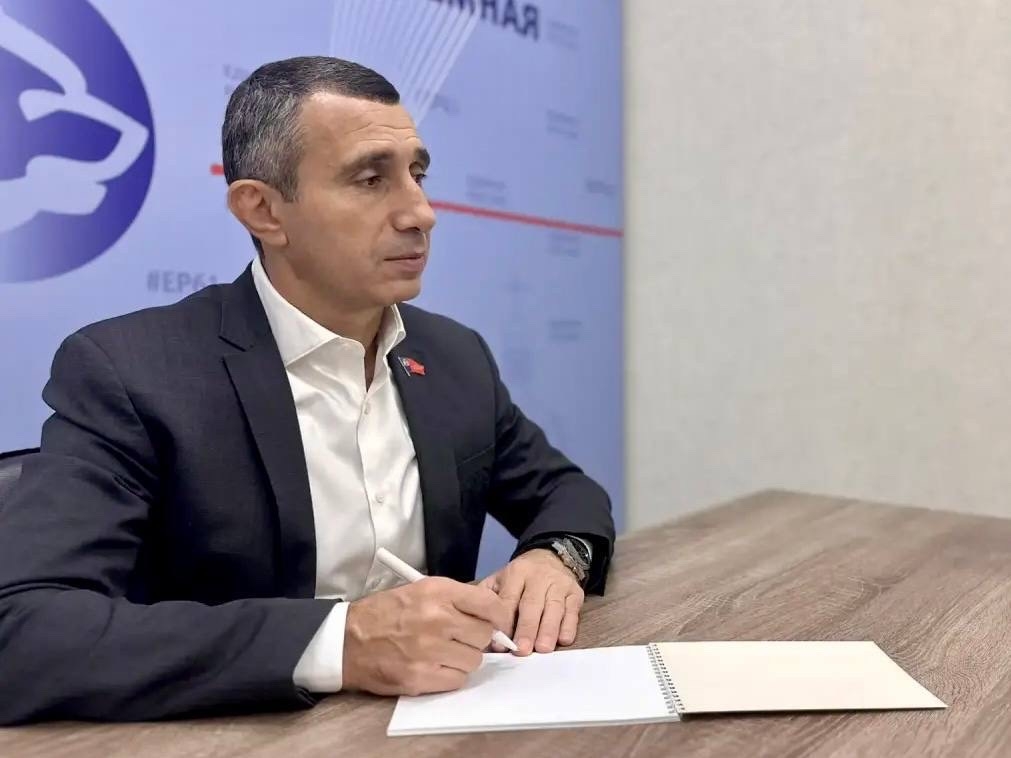 Ростовчане попросили депутата Сергея Авакяна восстановить уличное освещение