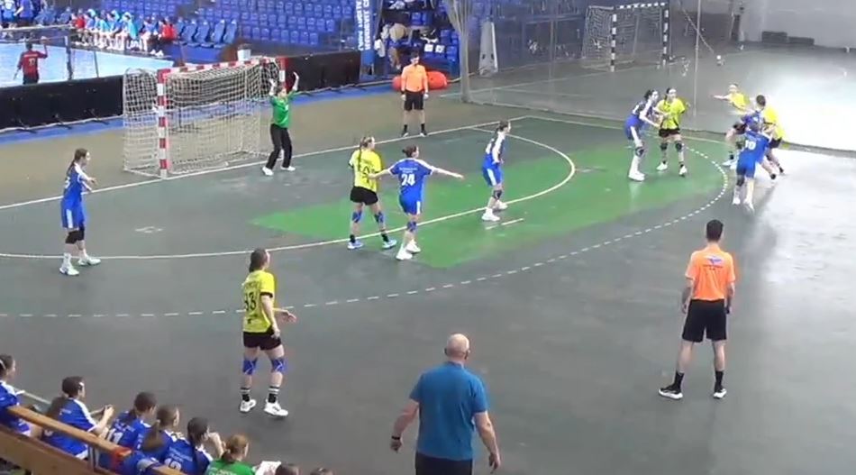 Юные ростовские гандболистки - вице-чемпионки России!